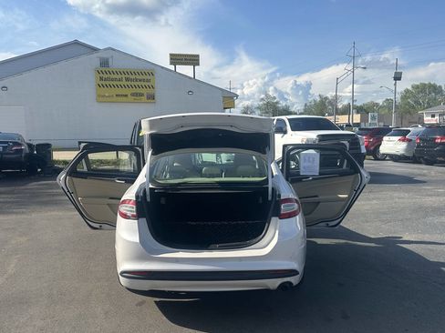 Used 2015 Ford Fusion SE w/ Equipment Group 202A image 25