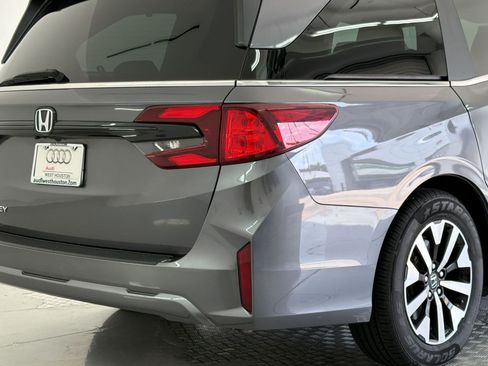 Used 2025 Honda Odyssey EX-L image 25