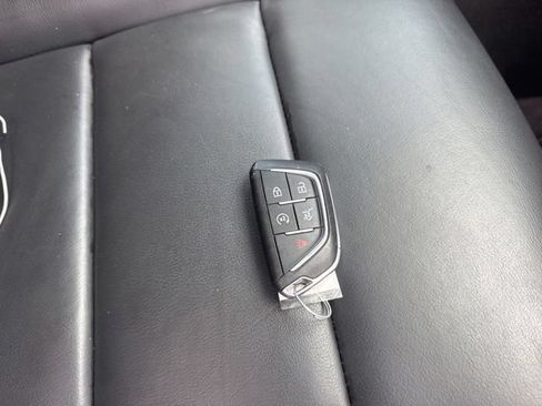 Used 2025 Cadillac XT4 Premium Luxury FWD image 8