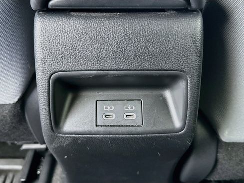 Used 2023 Toyota Corolla SE w/ SE Premium Package FWD image 17