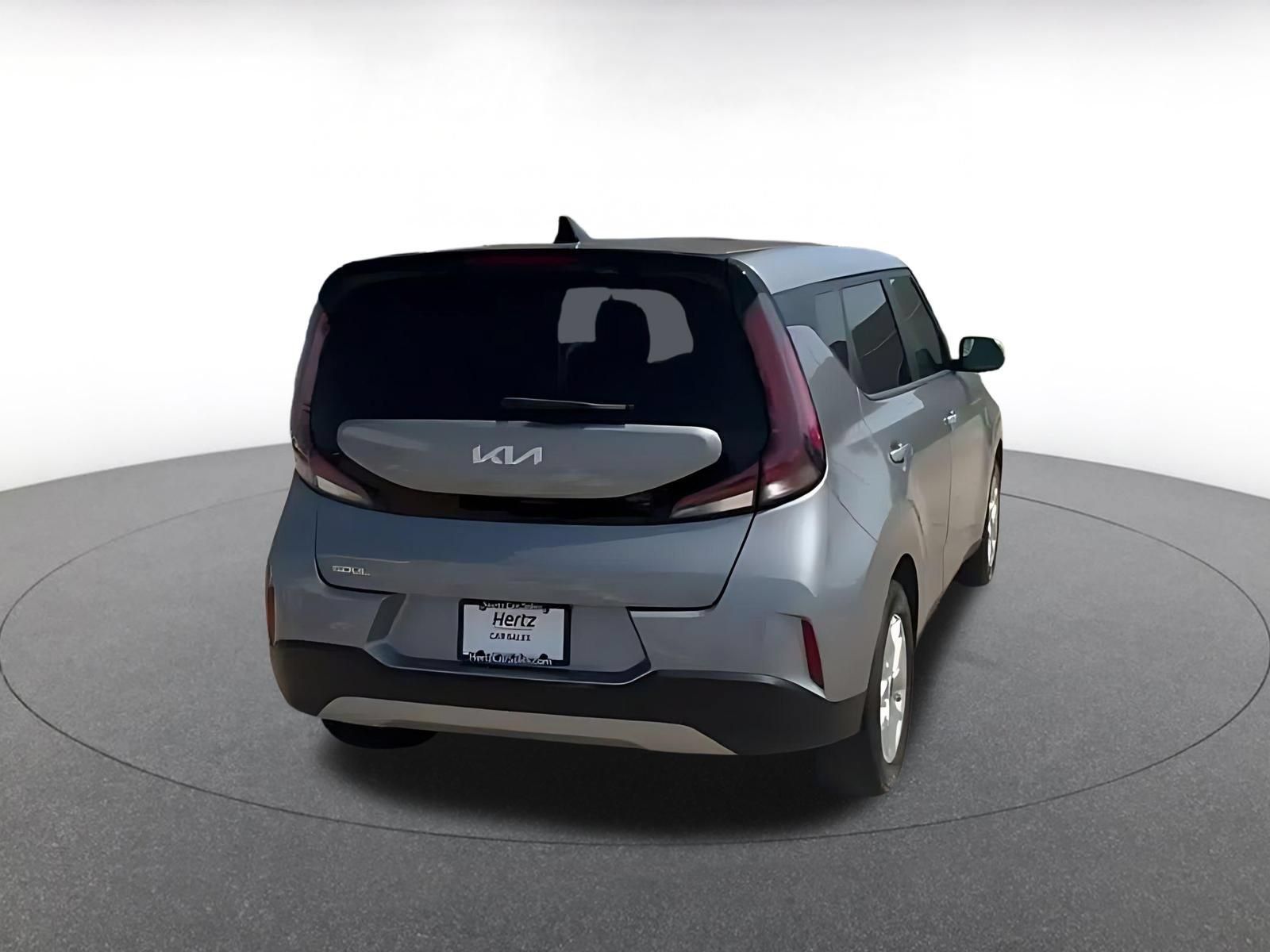 Used 2025 Kia Soul LX w/ LX Technology Package FWD image 12