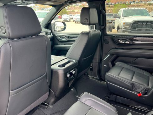Used 2024 GMC Yukon XL Denali image 19
