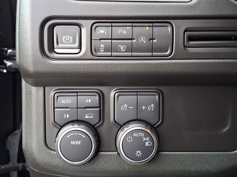 Used 2024 Chevrolet Suburban RST w/ Luxury Package AWD/4WD image 28