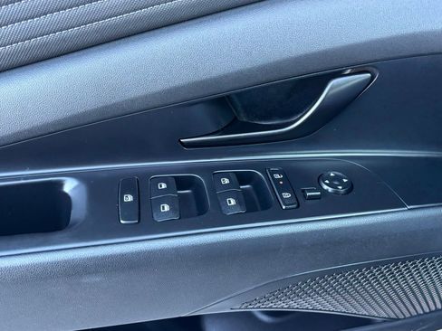 Certified 2025 Hyundai Elantra Sport image 16