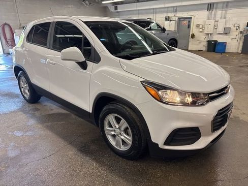 Used 2020 Chevrolet Trax LS w/ Tint and Cruise Package FWD image 7