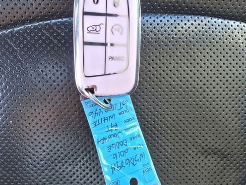 Used 2016 Dodge Journey R/T w/ Driver Convenience Group image 28