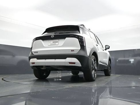 New 2026 Nissan Kicks SR FWD image 30