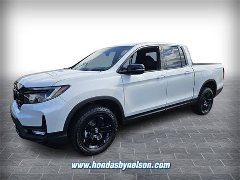 New 2026 Honda Ridgeline Black Edition image 3