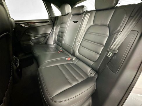 Certified 2026 Porsche Macan AWD/4WD image 26
