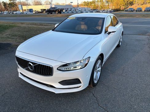 Used 2018 Volvo S90 T5 Momentum w/ Convenience Package image 4