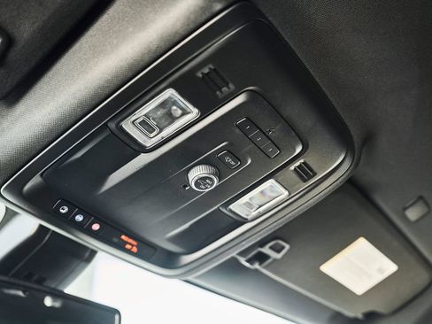 Used 2022 GMC Yukon SLT RWD image 34