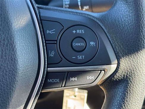 Certified 2021 Toyota Camry LE image 21