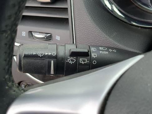 Used 2013 Chrysler Town & Country Touring-L FWD image 25