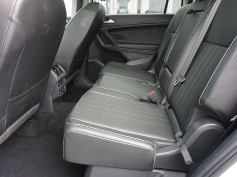 Used 2022 Volkswagen Tiguan SE FWD image 18