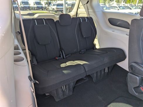 Used 2023 Chrysler Voyager LX image 15
