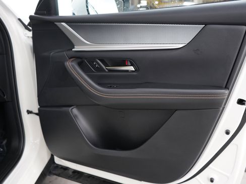 Certified 2024 MAZDA CX-90 Plug-In Hybrid w/ Premium Pkg AWD/4WD image 9