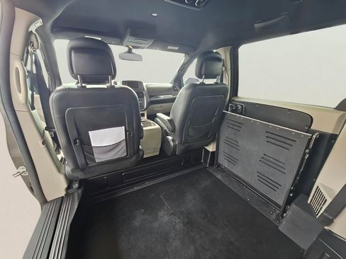 Used 2020 Dodge Grand Caravan SXT FWD image 51
