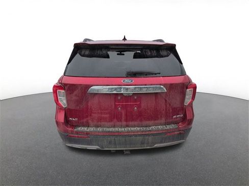 Certified 2022 Ford Explorer XLT w/ Equipment Group 202A image 3