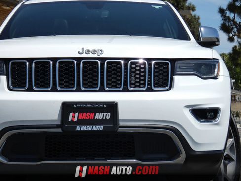 Used 2019 Jeep Grand Cherokee Limited w/ Luxury Group II AWD/4WD image 16