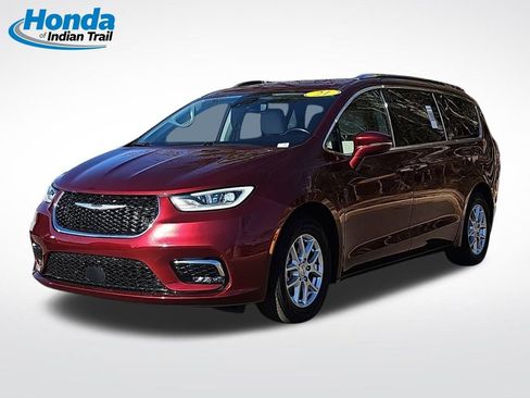 Used 2021 Chrysler Pacifica Touring-L image 1