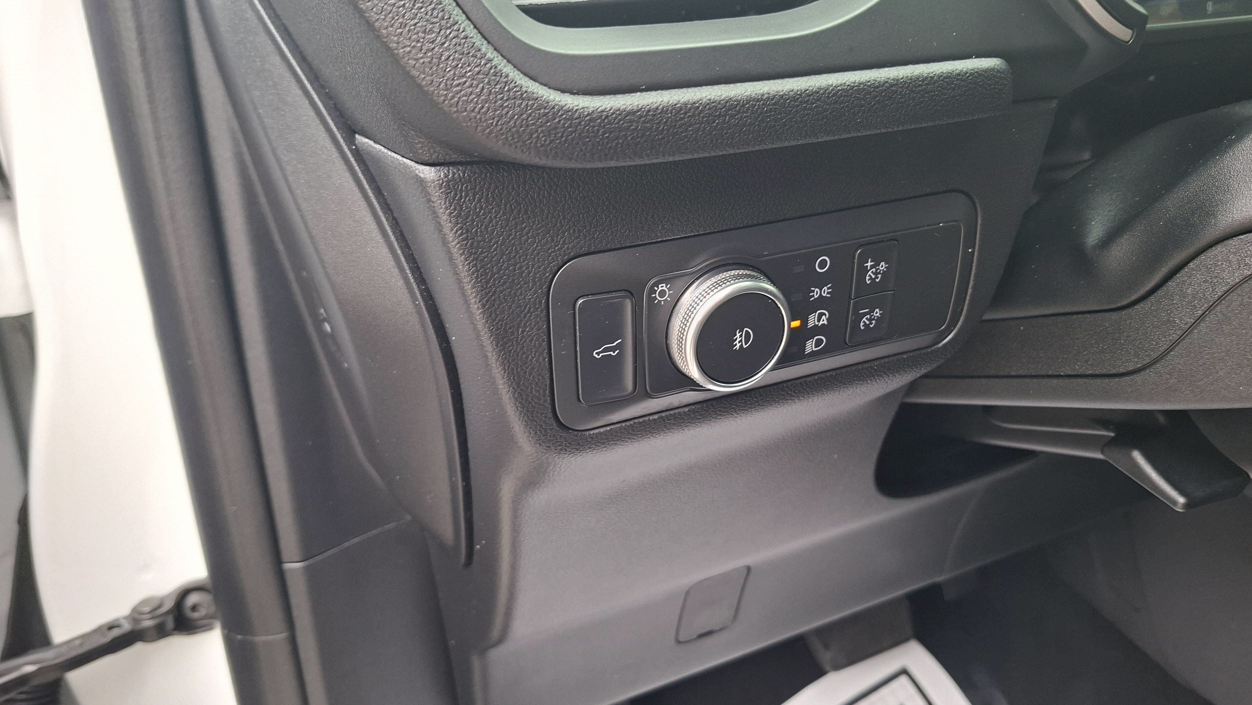 Used 2021 Ford Escape SEL w/ Technology Package FWD image 10