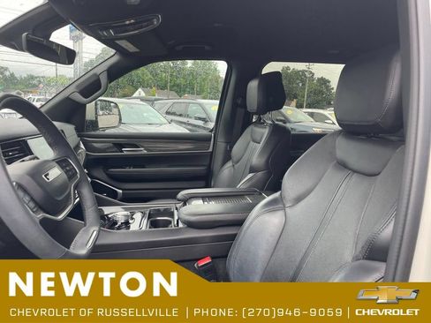 Used 2022 Jeep Wagoneer Series II RWD image 4