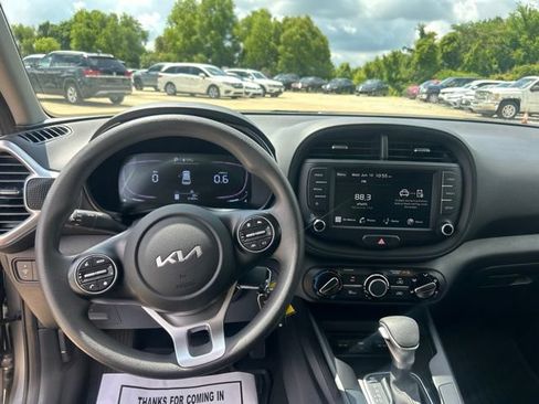 Used 2024 Kia Soul LX w/ Option Group 015 FWD image 12