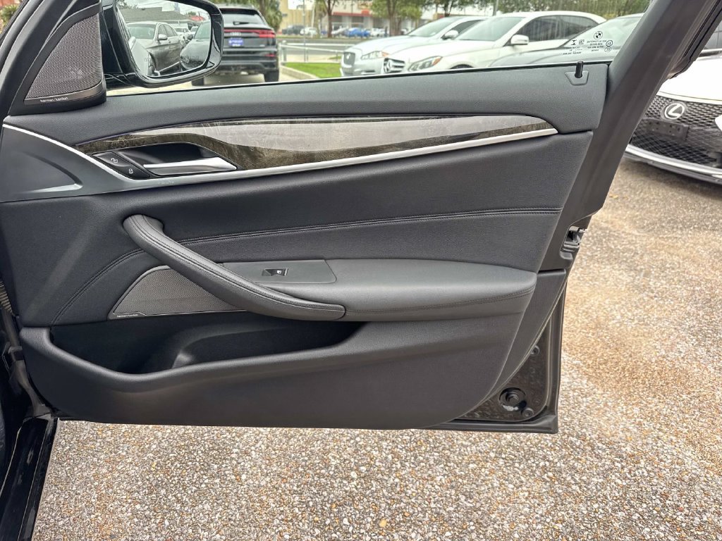 Used 2020 BMW 530i w/ Premium Package RWD image 15