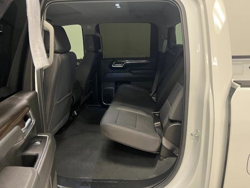 Used 2025 Chevrolet Silverado 2500 LT w/ Convenience Package image 34