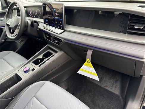 New 2026 Volkswagen Tiguan SE image 16