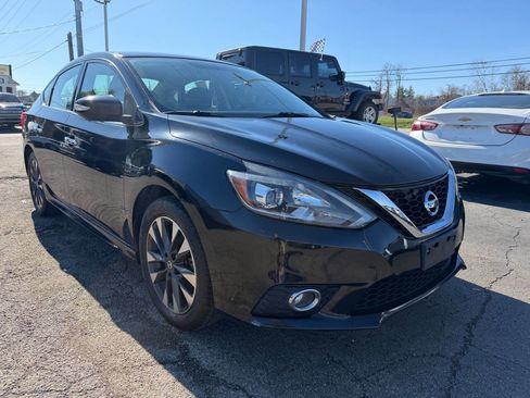 Used 2019 Nissan Sentra SR image 3