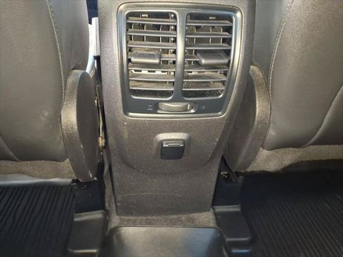 Used 2019 Ford Escape SEL AWD/4WD image 9