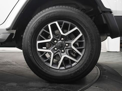 Used 2024 Jeep Wrangler Sahara image 29