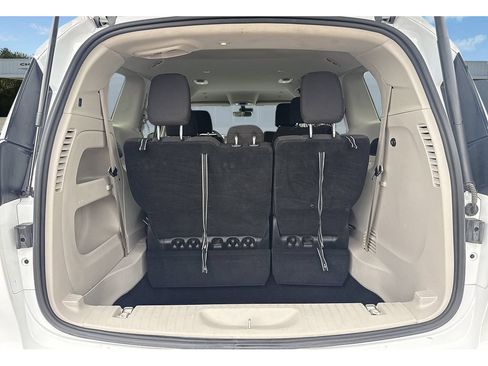 Used 2023 Chrysler Voyager LX FWD image 33