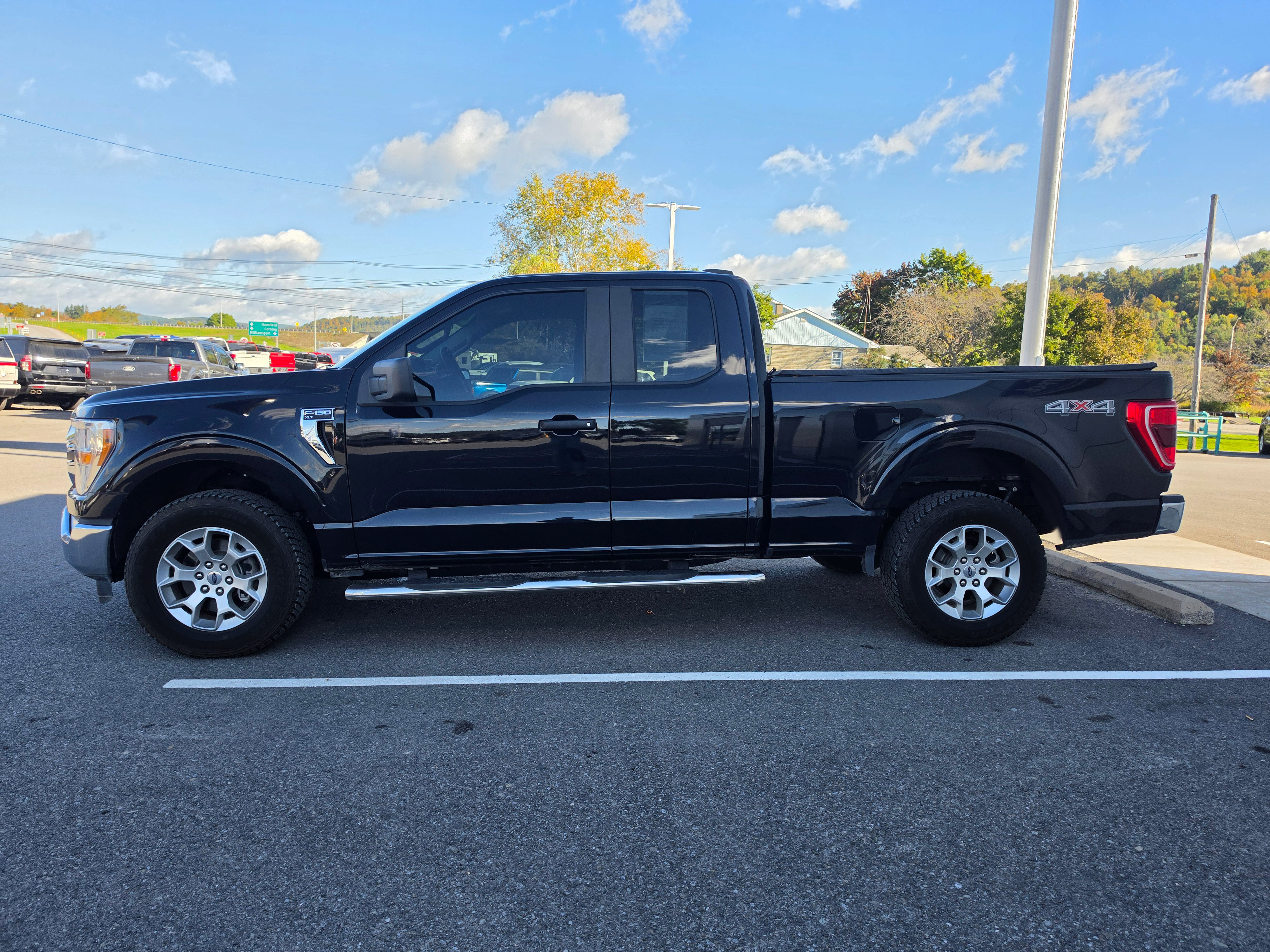 Used 2022 Ford F150 XLT w/ Trailer Tow Package AWD/4WD image 7