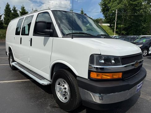 Used 2024 Chevrolet Express 2500 w/ Driver Convenience Package RWD image 8