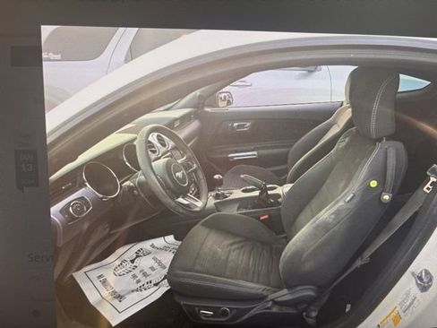 Used 2016 Ford Mustang Coupe image 8