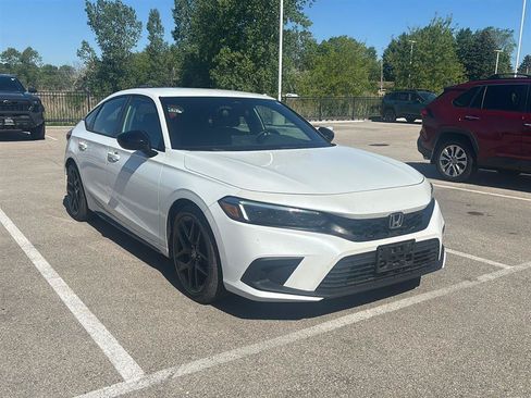 Used 2023 Honda Civic Sport image 2