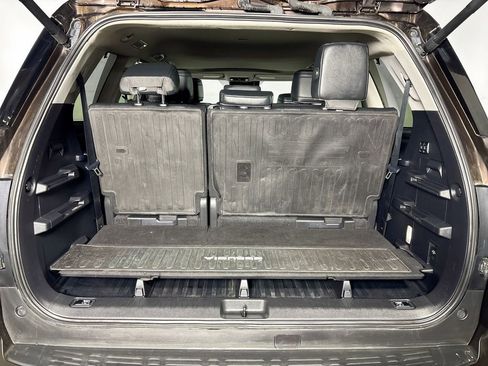 Used 2023 Toyota Sequoia Limited image 21