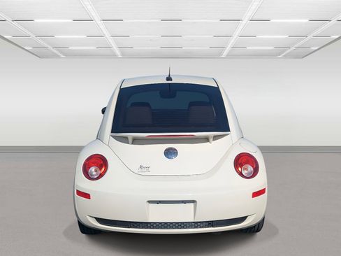 Used 2008 Volkswagen Beetle S image 4