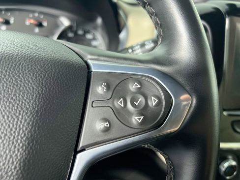 Used 2023 Chevrolet Traverse LT image 17