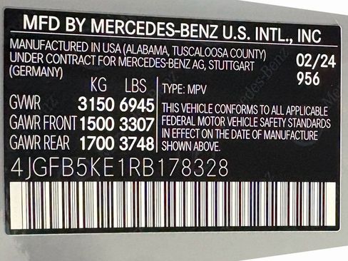 Used 2024 Mercedes-Benz GLE 450 4MATIC w/ AMG Line Exterior image 39