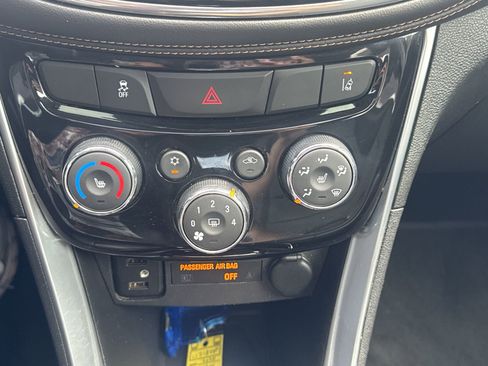 Used 2020 Chevrolet Trax Premier image 18