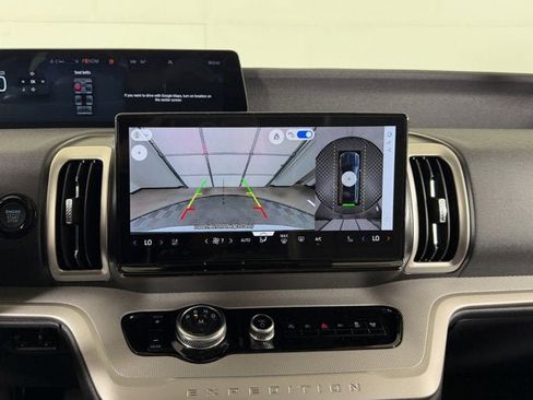 New 2026 Ford Expedition Active image 15