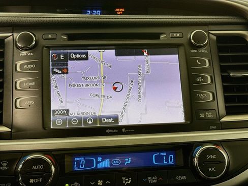Used 2015 Toyota Highlander XLE AWD/4WD image 15