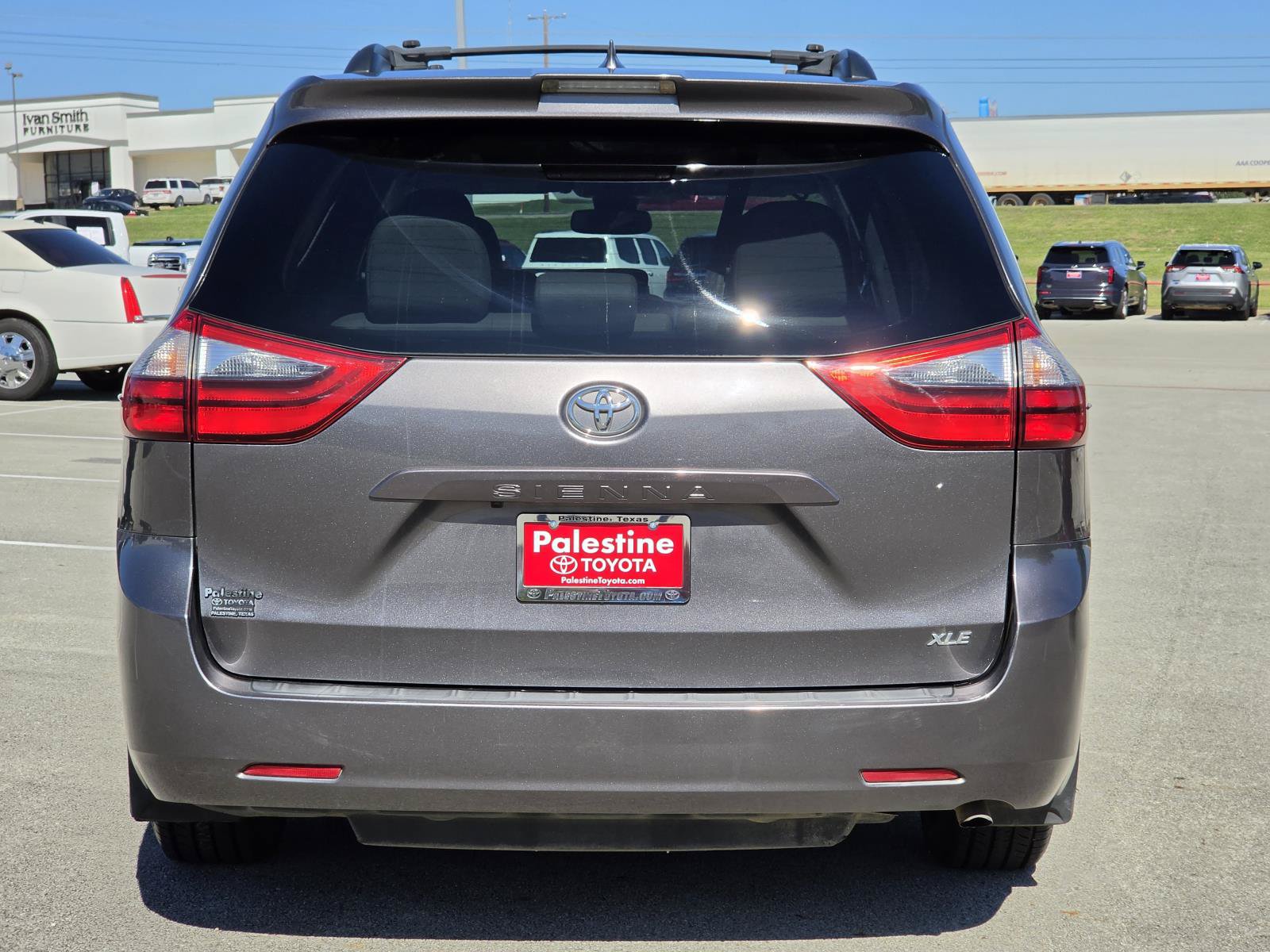 Used 2020 Toyota Sienna XLE FWD image 6