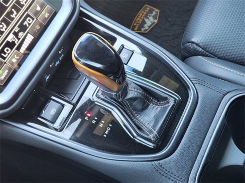 Used 2022 Subaru Outback Wilderness w/ Wilderness Package image 21