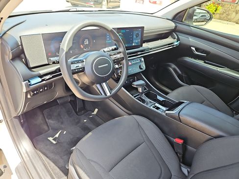 Used 2025 Hyundai Tucson SEL FWD image 12