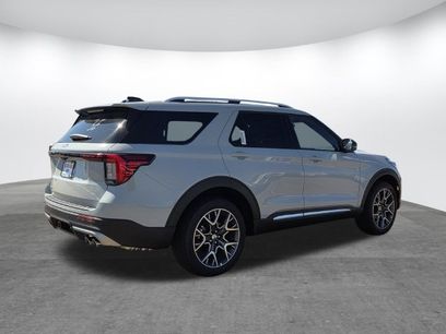 New 2027 Ford Explorer Platinum w/ 3.0L Ultimate Package