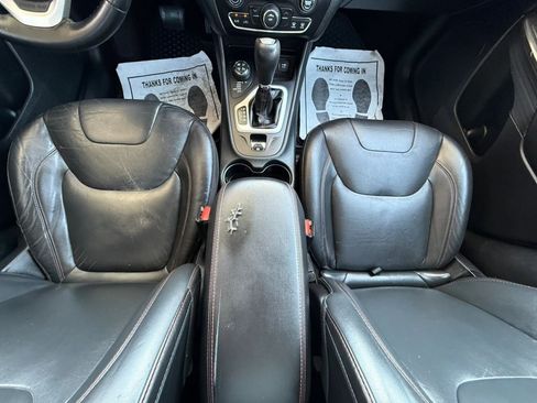 Used 2015 Jeep Cherokee Trailhawk w/ Leather Interior Group AWD/4WD image 47